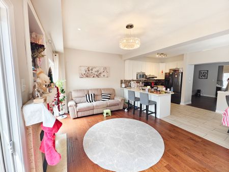 For Lease - 2466 Felhaber Crescent, Oakville, Ontario - Photo 4