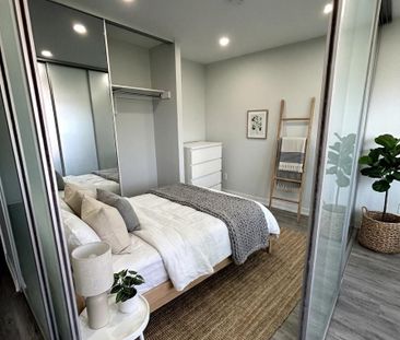 For Lease - 15 Walmer Road Unit# 504, Toronto, Ontario - Photo 4