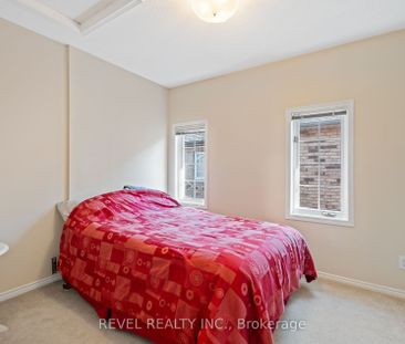 Townhouse For Lease | X8134830 - Photo 1