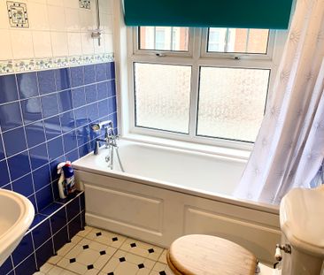 3 bedroom semi-detached house to rent - Photo 6