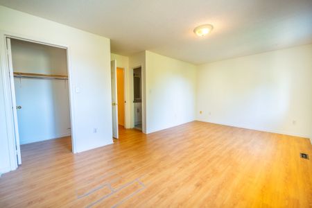 For Lease - 35 Malta Avenue Unit# 49, Brampton, Ontario - Photo 2
