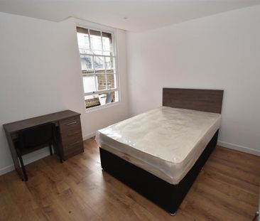 4 bedroom flat to rent - Photo 6