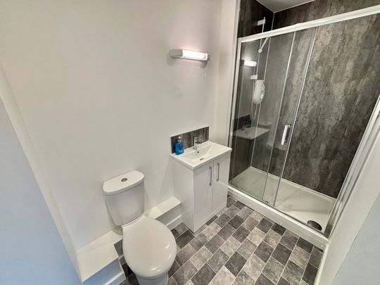 Sherborne Road, Yeovil, Somerset - Photo 1