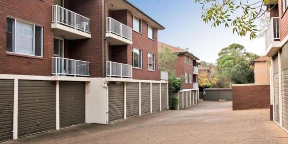 Spacious Two-Bedroom Unit in Convenient Location - Photo 3