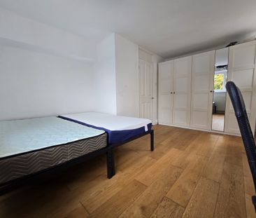 Winvale, Slough - Photo 1