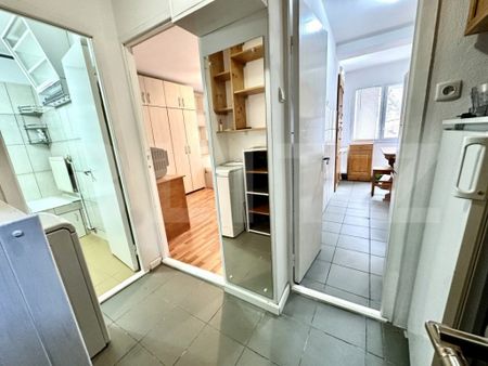 Garsoniera de inchiriat,mobilata si utilata,zona Cetate - Fotografie 5