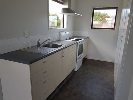 Warm, sunny and plenty of parking. - Photo 4