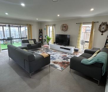 Spacious 4-Bedroom Family Home in Prime Ormiston Location - Photo 3