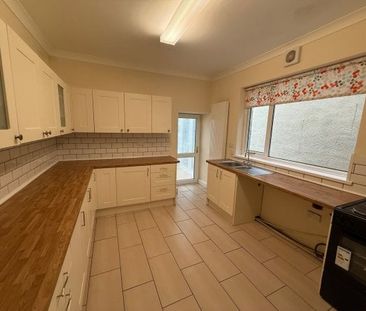 Raby Street, Llanelli, SA15 - Photo 4