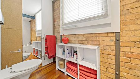 Sophisticated Living - Photo 4