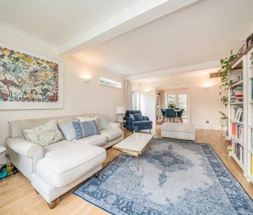 Church Meadow, Long Ditton, KT6 - Photo 2