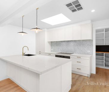 10 Flodden Way, Briar Hill - Photo 5