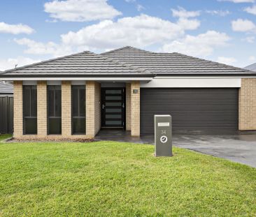 Gorgeous Family Home Offering An Abundance Of Living Space - Photo 3