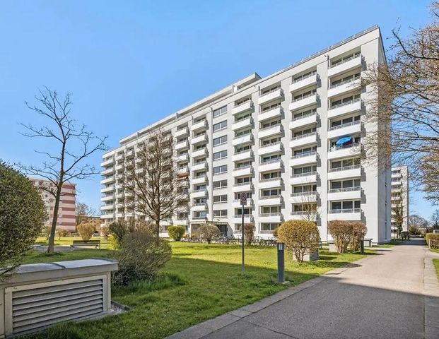 Möbliertes Zimmer in moderner Wohnung in Oberschleißheim - Foto 1