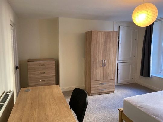 Student Properties to Let - Photo 1