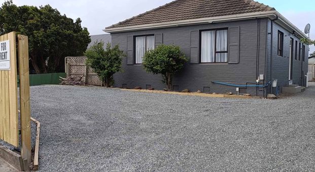 3 Bedroom house + 1 Bedroom Apartment Spreydon - Photo 1