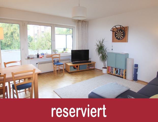 Gepflegte und großzügige 2-Zimmer-Wohnung im 1. Obergeschoss in ruhiger und gut angebundener Lage - Photo 1