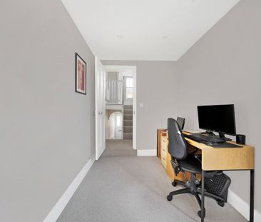 3 bedroom terraced house to rent - Photo 6