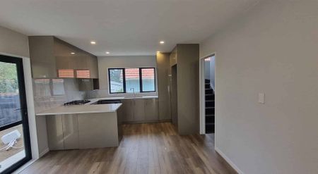 Beautiful Townhouse available for rent in Mangere East - Photo 4