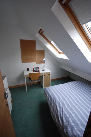 45 Gleave Road All Bills Included - Photo 4