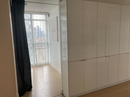 For Lease - 15 Iceboat Terrace Unit# 1612, Toronto, Ontario - Photo 2