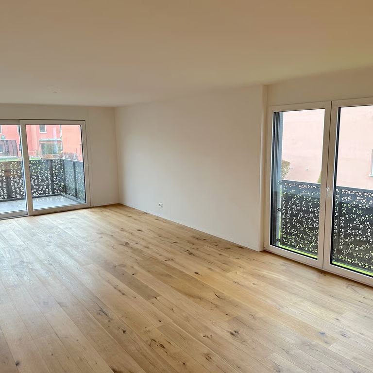 2.5 Zimmer, 108 m², 1. Stock - Photo 1