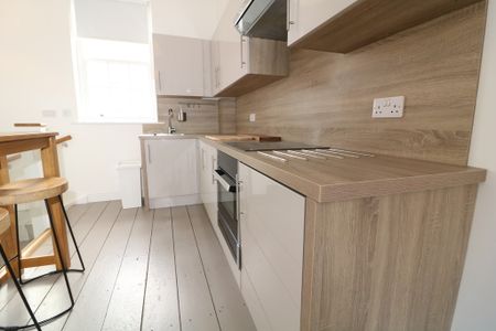 High Street, Dorking - 1 bedroomProperty for lettings - Seymours - Photo 2