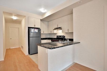 For Lease - 2420 Baronwood Drive Unit# 21-02, Oakville, Ontario - Photo 5
