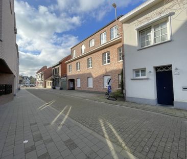 Appartement op de eerste verdieping in het centrum van Zandhoven - Photo 1