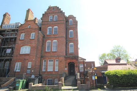 1 bed apartment to rent in Pevensey Road, St. Leonards-on-Sea, TN38 - Photo 4