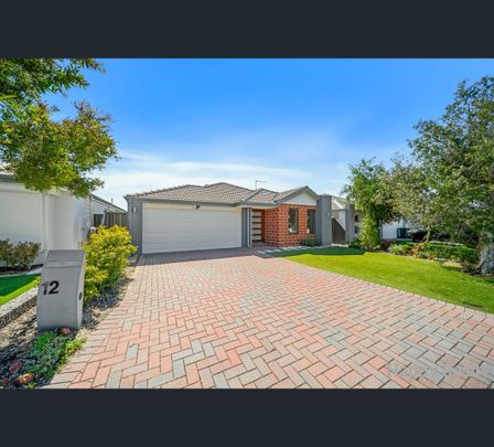 18 Parnell Way, Canning Vale, WA 6155 - Photo 1