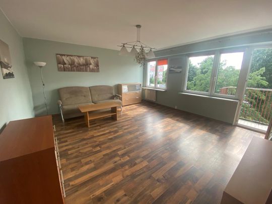 Mieszkanie o pow. 57.83m2, balkon, III piętro, umeblowane, ul. Zgodna - Zdjęcie 1