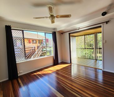 4 Henry Street, Mount Lofty - Photo 3