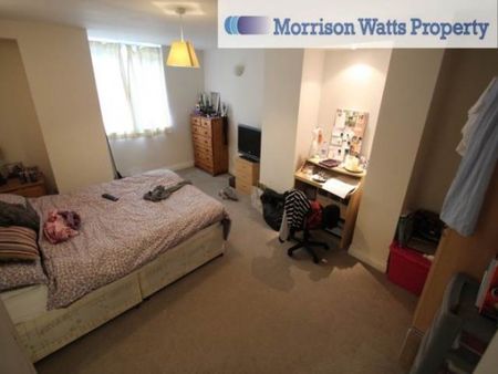 4 Bed - Stanmore View, Burley, Leeds - Photo 4