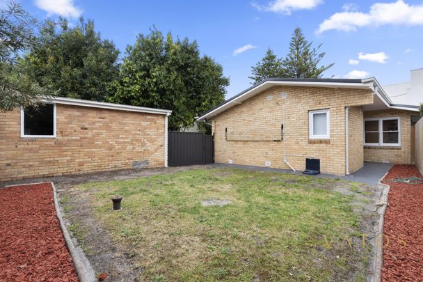 26 Parkers Road, Parkdale - Photo 1