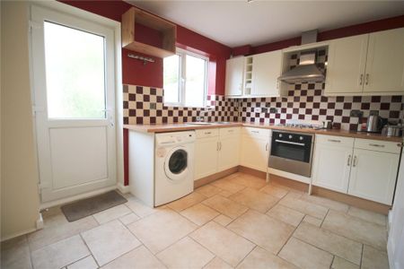 2 Bedroom House - Cherry Gardens, Bishops Waltham - Photo 4