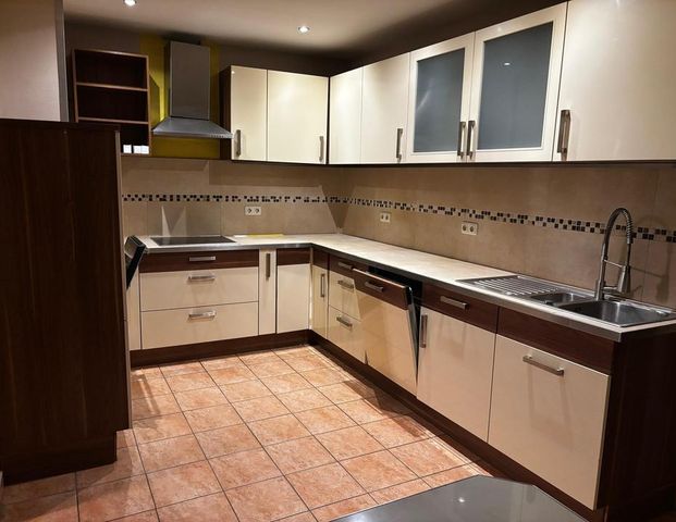 Große 3-Zimmer-Wohnung mit Kamin, Einbauküche & Glasfaseranschluss – sofort bezugsfrei! - Foto 1