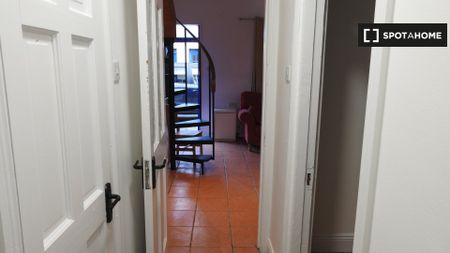 3-bedroom house for rent in East Wall, Dublin - Photo 4