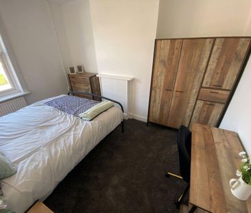 1 bedroom in a house share to rent - Photo 5