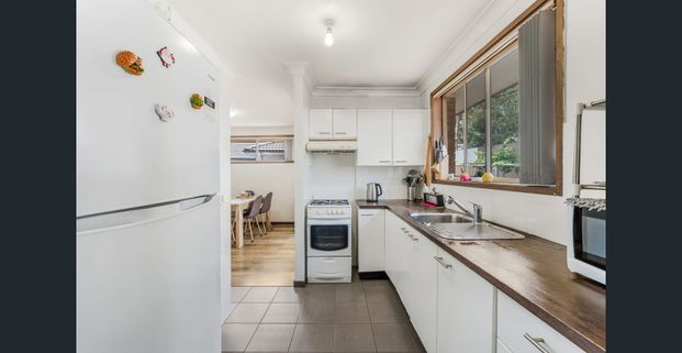 Renovated 3-Bedroom Brick Home – Convenient & Comfortable Living! - Photo 1