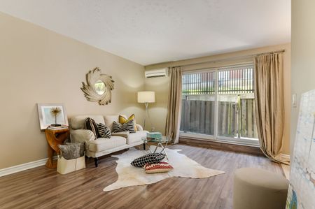 For Lease - 200 Charlton Avenue Unit# 304, Hamilton, Ontario - Photo 4