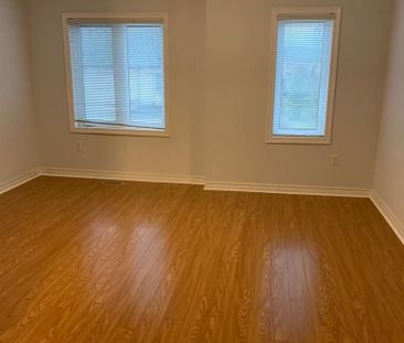 For Lease - 9133 Bayview Avenue Unit# TH76, Richmond Hill, Ontario - Photo 5