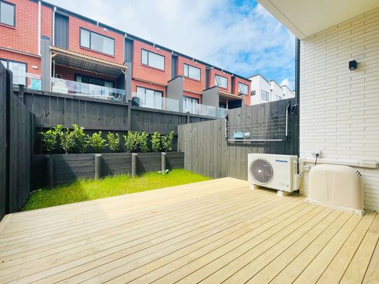 Modern Living in Flat Bush - Brand-New Terrace Home - Photo 1