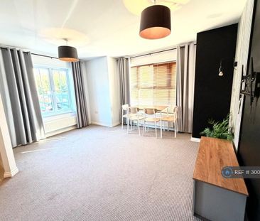 2 bedroom flat to rent - Photo 2