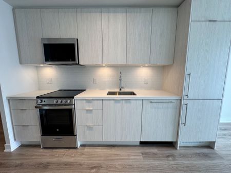 For Lease - 430 Square One Drive Unit# 2205, Mississauga, Ontario - Photo 4