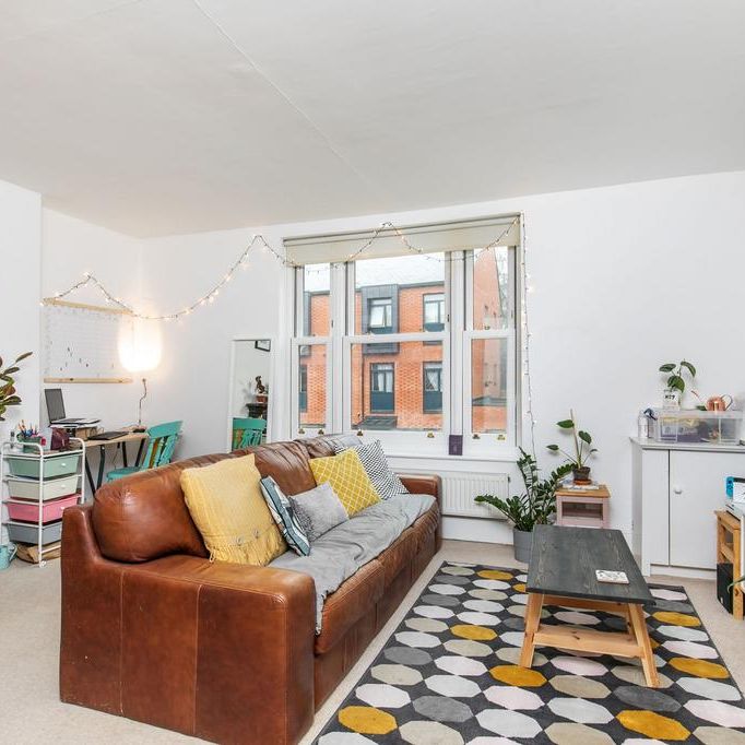 2 bedroom flat to rent - Photo 1