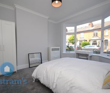 4 bed Mid Terraced House for Rent - Photo 3
