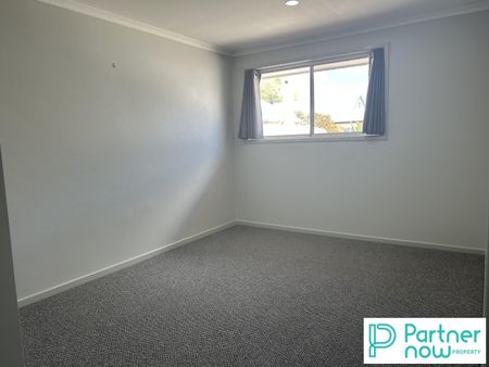 2/73 Crown Street, TAMWORTH NSW 2340 - Photo 3