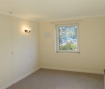 1 bedroom retirement property to rent - Photo 6