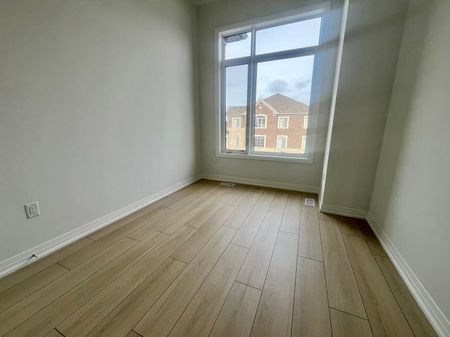 For Lease - 61 Tipp Drive, Richmond Hill, Ontario - Photo 3